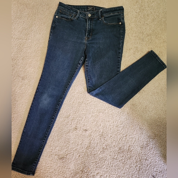 ABERCROMBIE & FITCH women's jeans SIZE 27 SHORT 4S - Picture 1 of 3